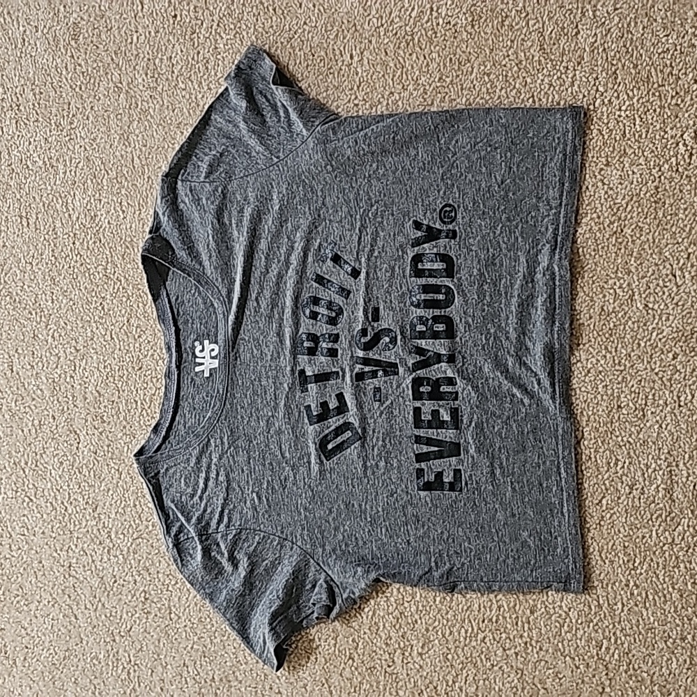 Detroit vs Everybody - size M